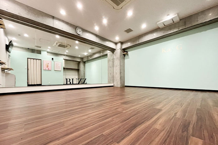 BUZZ新宿コンシェルジュスタジオ写真